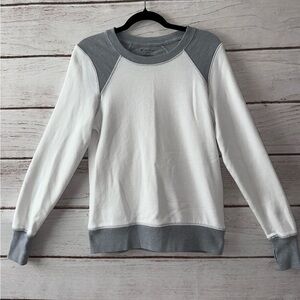 Tek Wear White and Gray Sweatshirt Size Medium Active Wear Gym Outdoor Warm